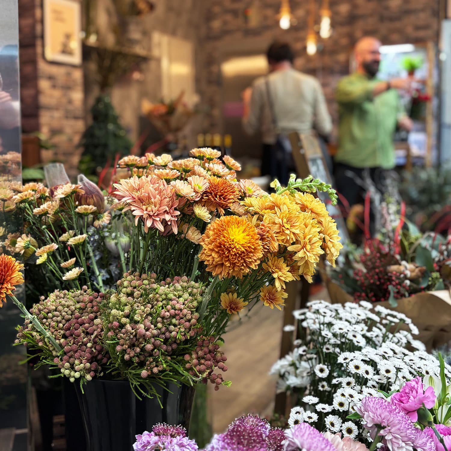 Flores del taller de cata de vinos en madrid con aromas